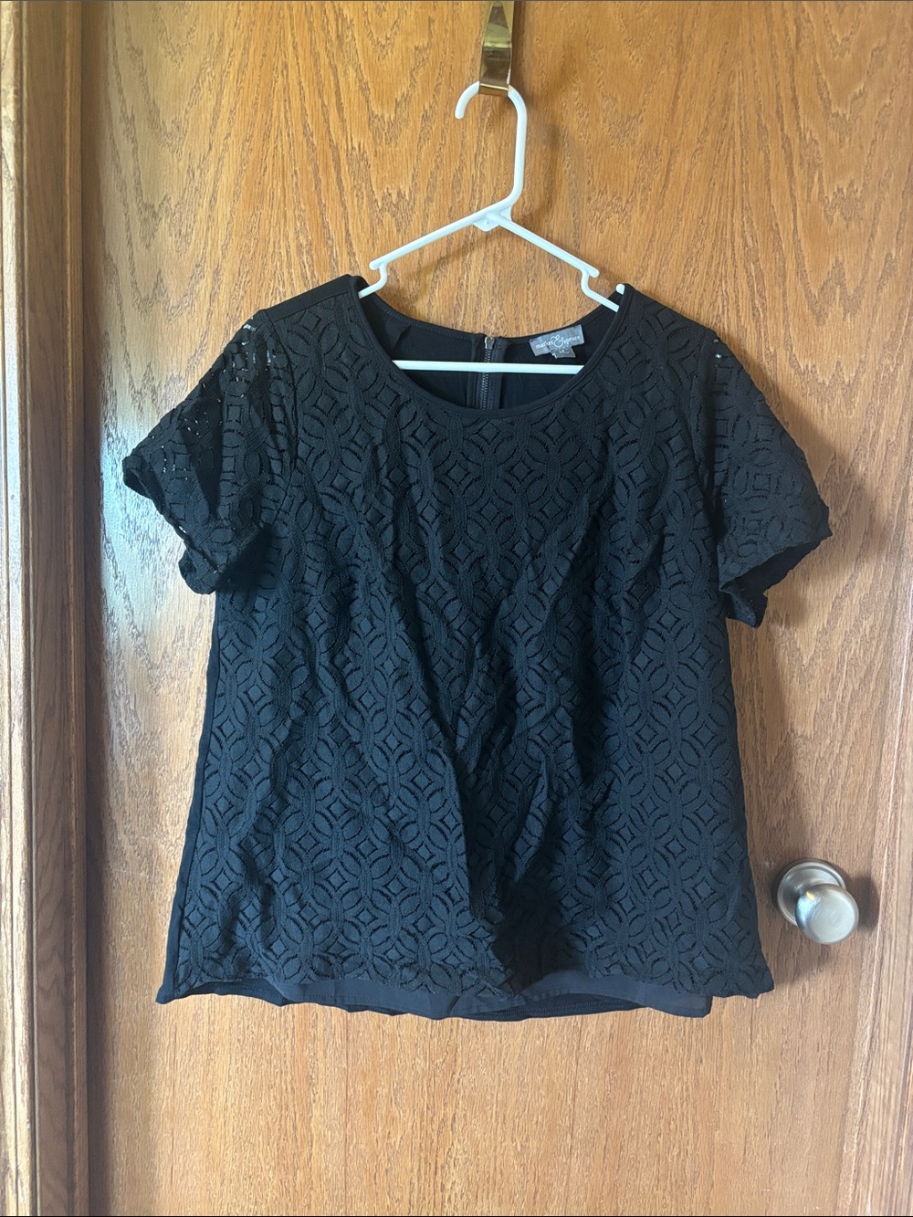 Market & Spruce Black Short-Sleeve Lace Overlay Top